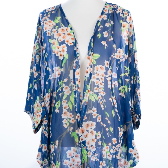 Olrain Tops - ⭐️LAST CHANCE⭐️ Olrain Blue Cherry Blossom Kimono